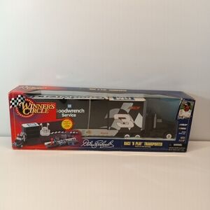 Nascar Winner's Circle Dale Earnhardt #3 Race 'N Play™ Transporter GM Goodwrench